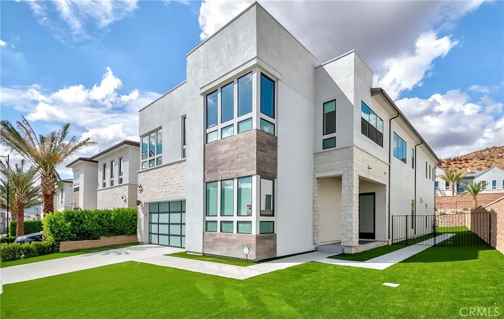 Porter Ranch, CA 91326