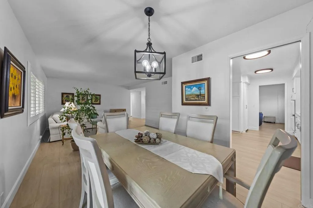 https://cdn.realtyfeed.com/cdn/127/306565675/2851d8e325409d4f91d27a1b5d307183.webp