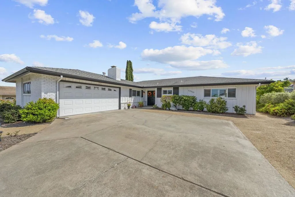 https://cdn.realtyfeed.com/cdn/127/306565675/ba57cfe761c876cd20f3d269d789eedf.webp