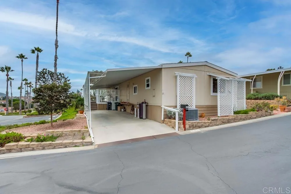 https://cdn.realtyfeed.com/cdn/127/306565681/0f6d6643593cb938fb3015ae52e6019b.webp