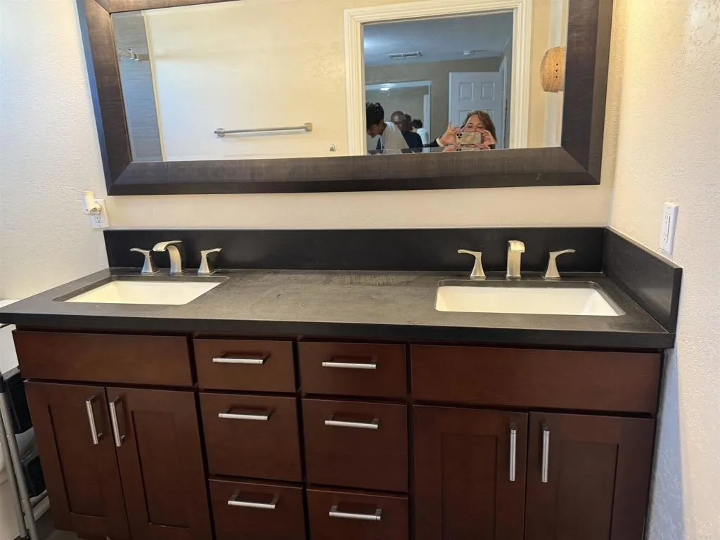 https://cdn.realtyfeed.com/cdn/127/306565725/7942732c9de8cab0335c230a842383ea.webp