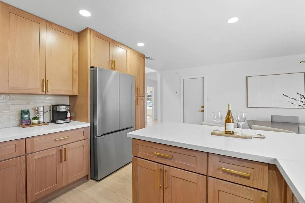 https://cdn.realtyfeed.com/cdn/127/306565728/e3e371eb401e20eebc4725ff713e7881.webp