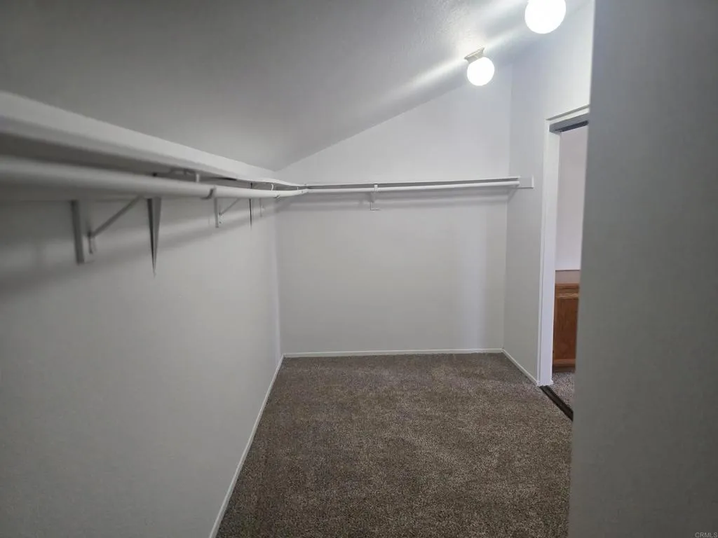 https://cdn.realtyfeed.com/cdn/127/306565736/45ea4c98ea391bd1b734f1111962072a.webp