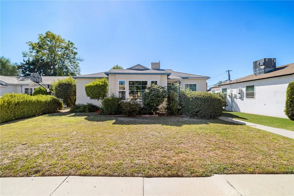 Lake Balboa, CA 91406