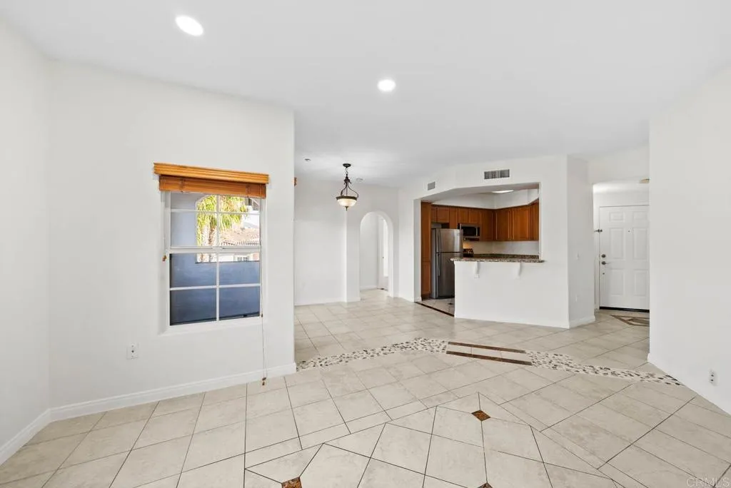 https://cdn.realtyfeed.com/cdn/127/306565781/09760703461435e7709ed6b7628b0ef9.webp