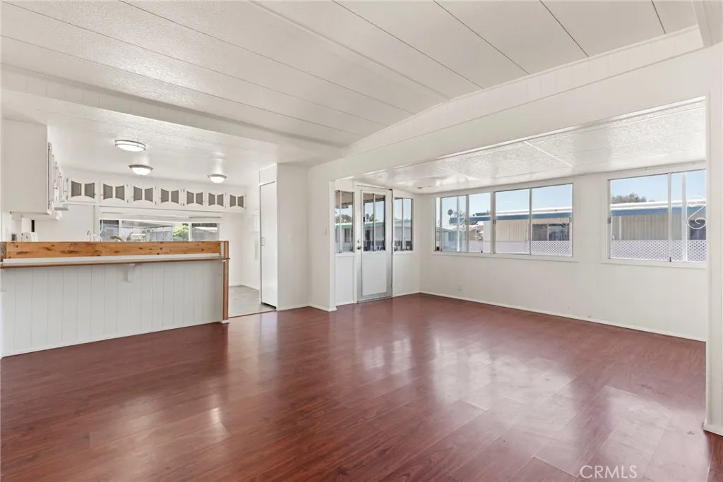https://cdn.realtyfeed.com/cdn/127/306565807/255d34e6a2ce5305202799df2ef6fef8.webp