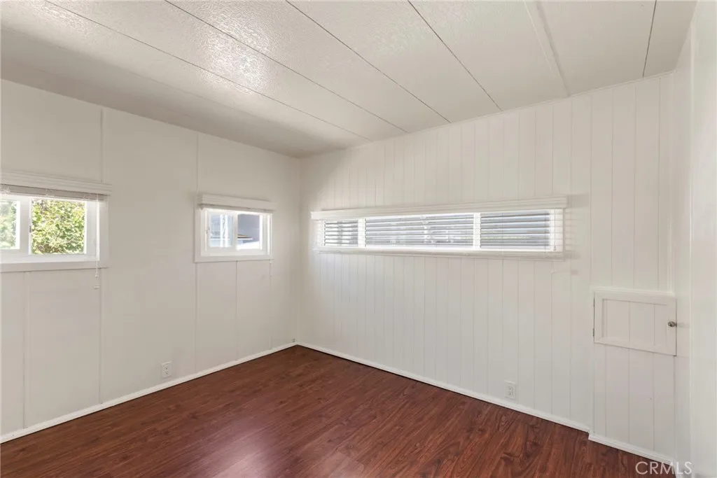 https://cdn.realtyfeed.com/cdn/127/306565807/7f7a2b0462b330bec687bb91cf2392ac.webp
