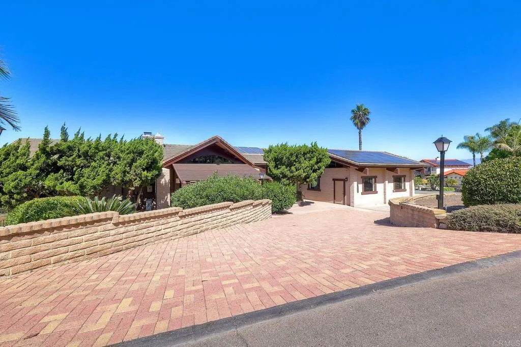 https://cdn.realtyfeed.com/cdn/127/306565813/fb229655d74feb2755bd846d7577f9f0.webp