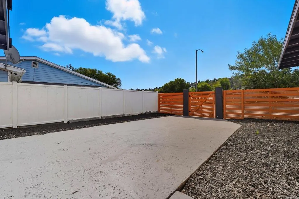 https://cdn.realtyfeed.com/cdn/127/306565832/0fa3ba1c5d932e4097945f4b5353c75e.webp