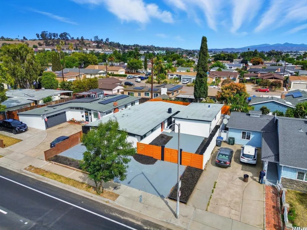 https://cdn.realtyfeed.com/cdn/127/306565832/f375d79bb42d9007da0c3cbd0cbe1043.webp