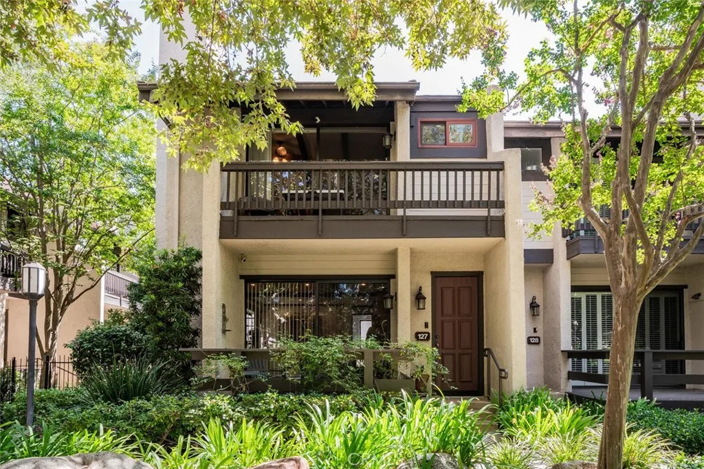 Woodland Hills, CA 91367