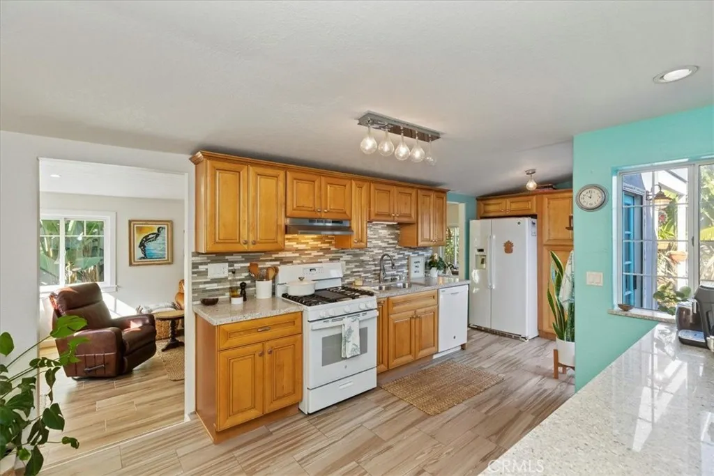 https://cdn.realtyfeed.com/cdn/127/306565878/de49e882af7102632a1f94d1493a23b3.webp