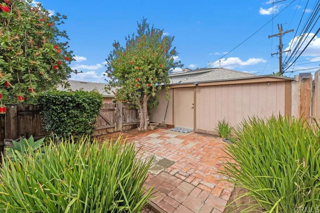 https://cdn.realtyfeed.com/cdn/127/306565927/01b516a5734d11f27fc8126ba68dadeb.webp