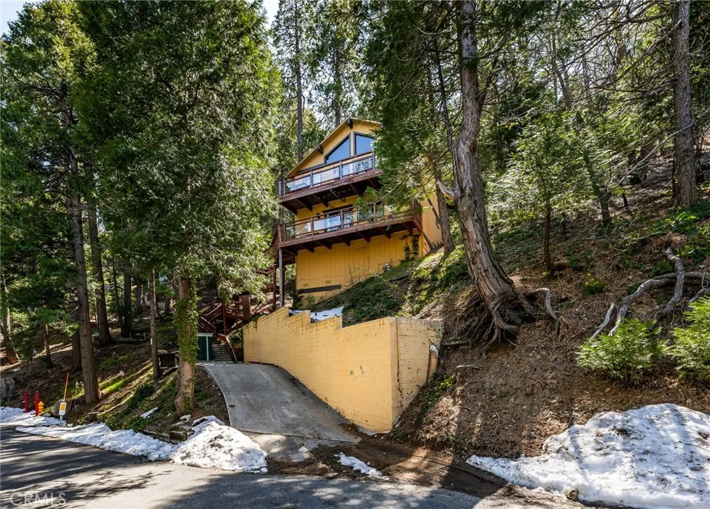 Crestline, CA 92325