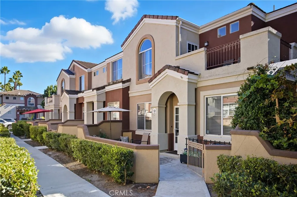Lake Forest, CA 92610