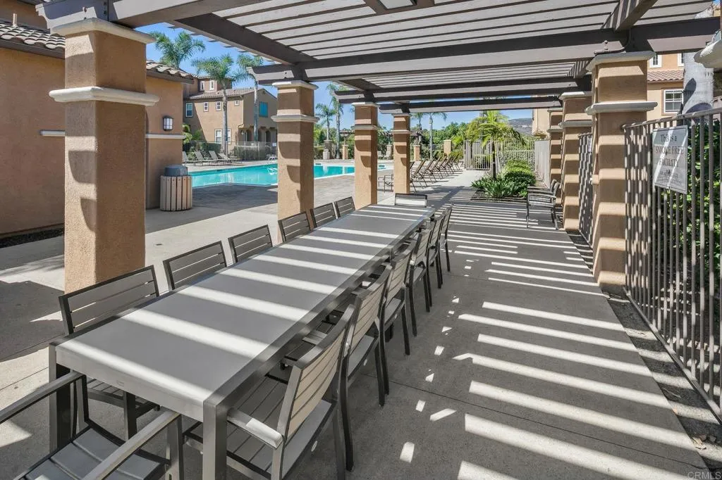 https://cdn.realtyfeed.com/cdn/127/306566096/db8528724b4979a0e307cececb2ad5c0.webp