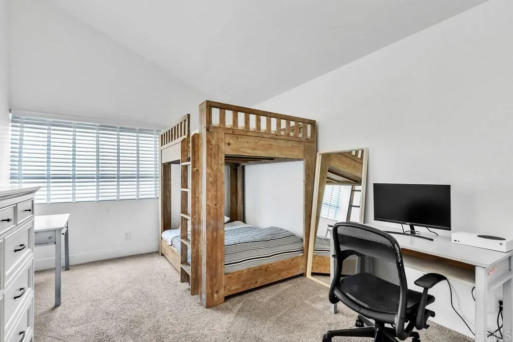 https://cdn.realtyfeed.com/cdn/127/306566106/6506ba1e364b4a00e01f7bb56c965c5f.webp