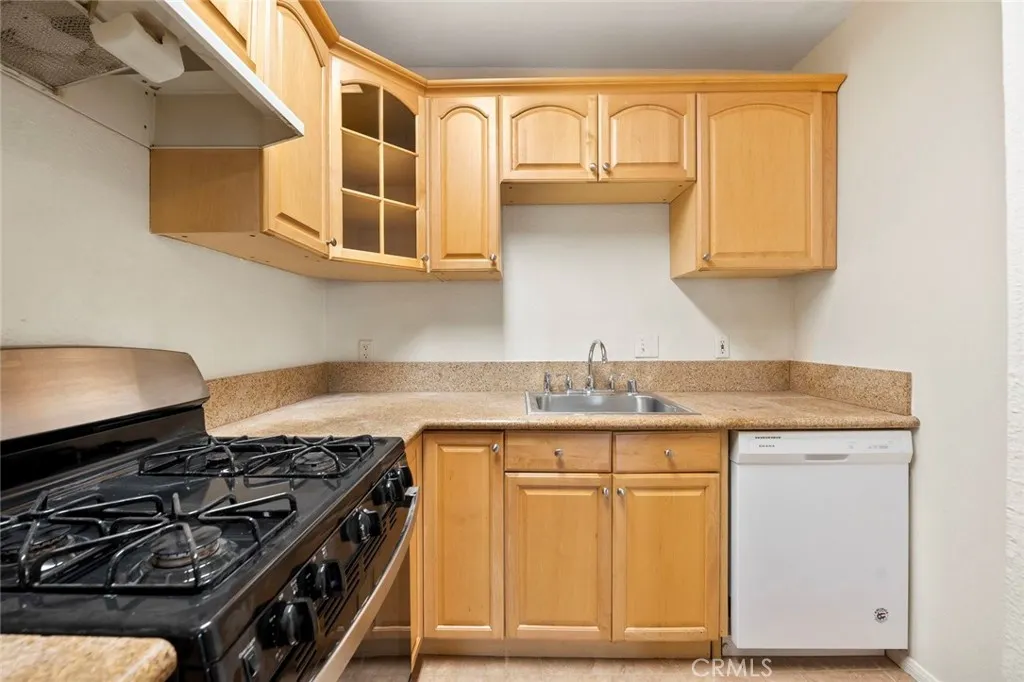 https://cdn.realtyfeed.com/cdn/127/306566131/de6d3c1527217f7602a72cc44811207c.webp