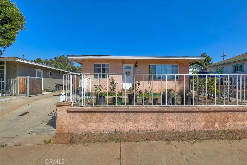 https://cdn.realtyfeed.com/cdn/127/306566134/a68256b701148db838ecfb046d6515ac.webp