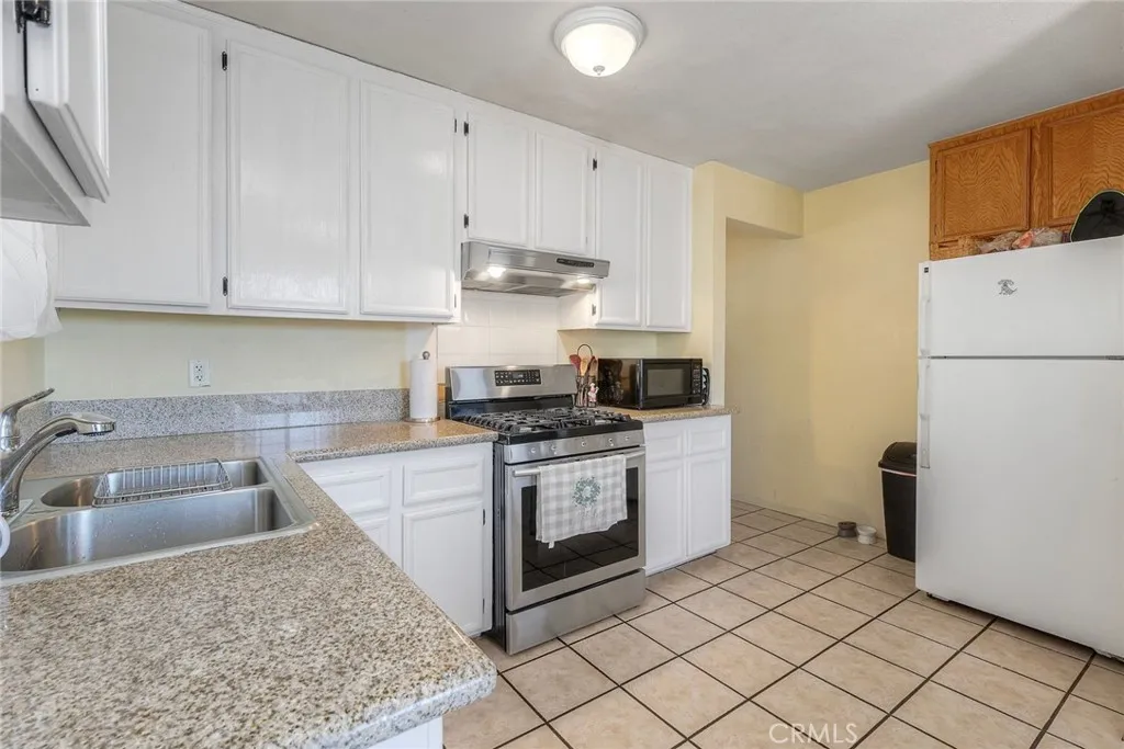 https://cdn.realtyfeed.com/cdn/127/306566134/b68f4bd40caef47ad55e8479a97bc764.webp
