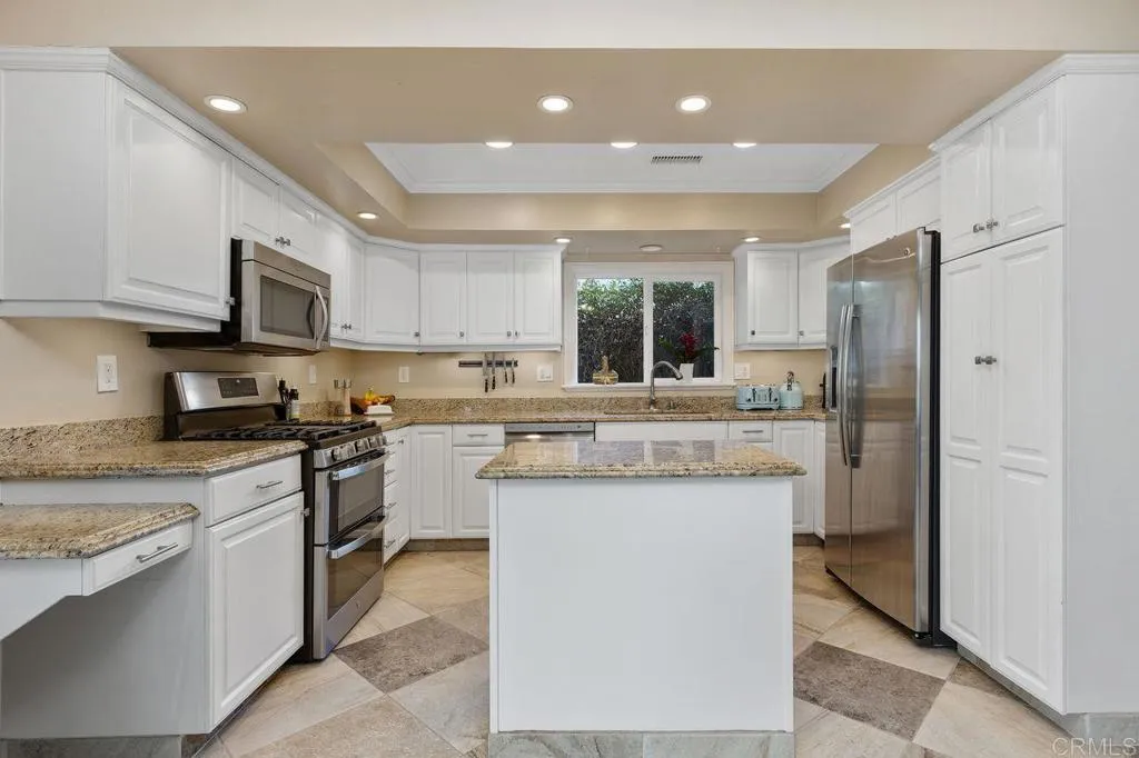 https://cdn.realtyfeed.com/cdn/127/306566178/8c15c8eb6c798d6c0a17c1c123ac08fd.webp