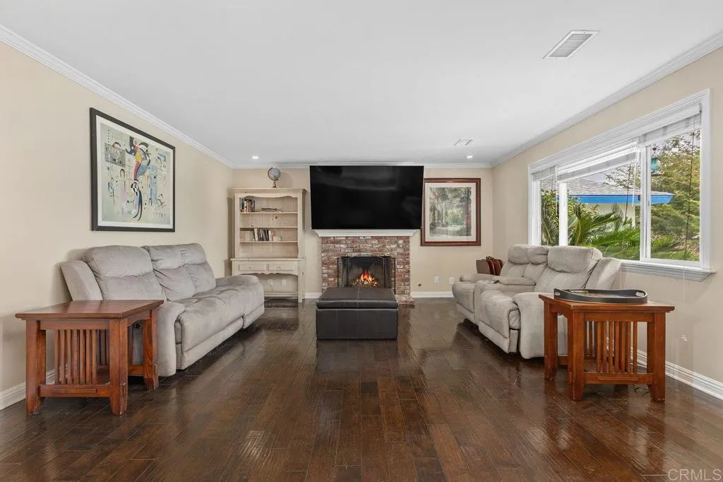 https://cdn.realtyfeed.com/cdn/127/306566178/94a480d20bc72d09f53ba789d7167f6c.webp