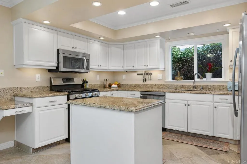 https://cdn.realtyfeed.com/cdn/127/306566178/e0f10821793b8004cd051410bf9d4a71.webp