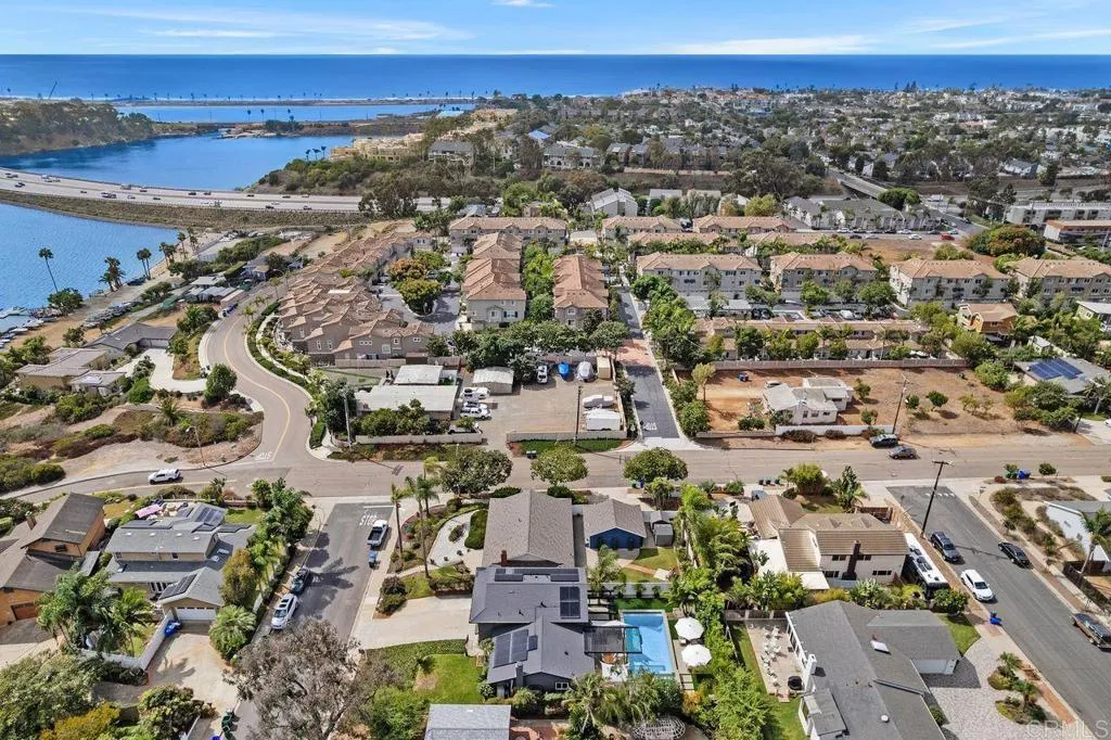 https://cdn.realtyfeed.com/cdn/127/306566178/fea51c68730ce4d93e9f5108978a79d8.webp