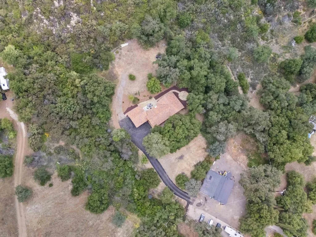 https://cdn.realtyfeed.com/cdn/127/306566182/00a7f94c375c3fb8655ffaf1aa1382a4.webp
