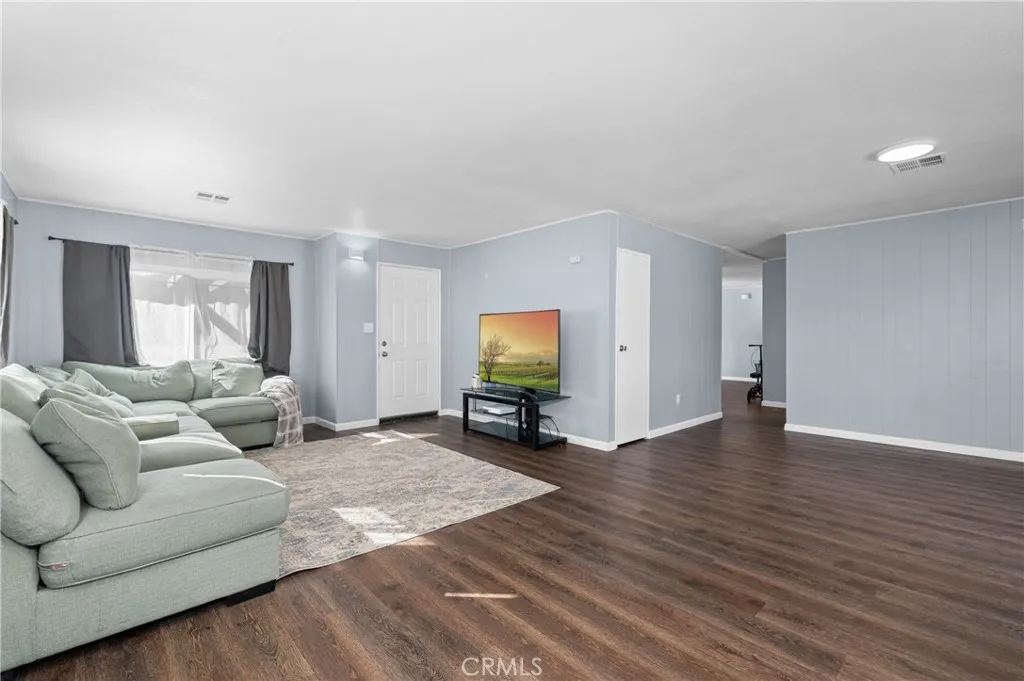 https://cdn.realtyfeed.com/cdn/127/306566192/ab0057e5f0b1bb55ab26aeee306ffcc9.webp