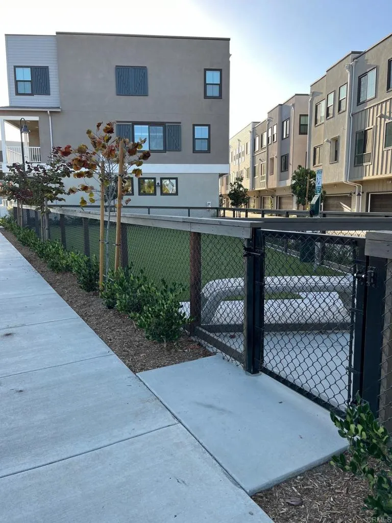 https://cdn.realtyfeed.com/cdn/127/306566210/25d90a2a5837aa39dea2411b13ca25b4.webp
