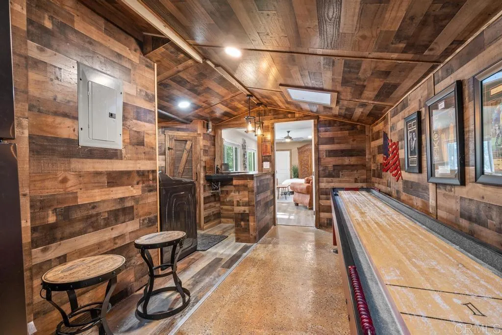 https://cdn.realtyfeed.com/cdn/127/306566332/5ba69582feef5b7e5b72d906bc55ab8d.webp