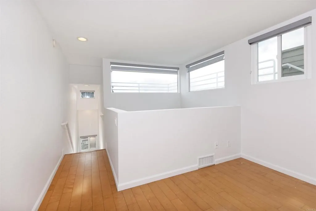 https://cdn.realtyfeed.com/cdn/127/306566416/83bb89511e9fa341181155300a280634.webp