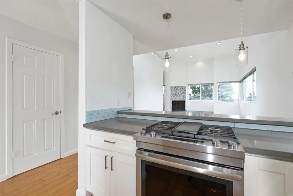 https://cdn.realtyfeed.com/cdn/127/306566416/887f68a9b8ad4f9dc99833b0b9029db8.webp