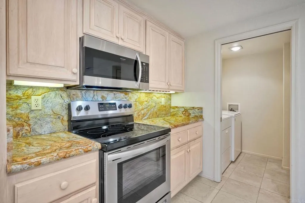 https://cdn.realtyfeed.com/cdn/127/306566448/11c35886e7ff7d7779ead202aca84da5.webp