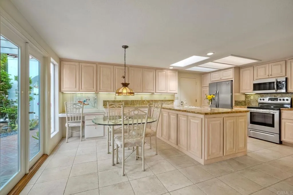 https://cdn.realtyfeed.com/cdn/127/306566448/3d9e008712ecd78d96aeeb7ceb308cb9.webp