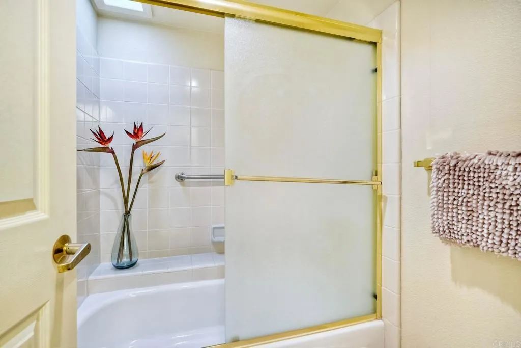 https://cdn.realtyfeed.com/cdn/127/306566448/46ee8863209b817f0591d10f70903567.webp