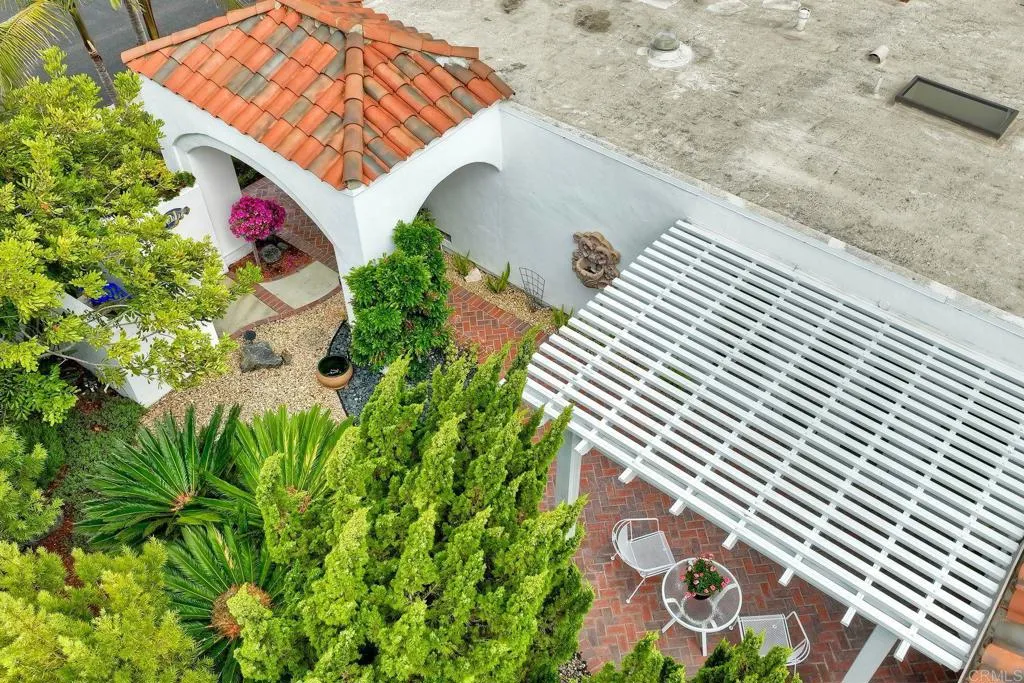 https://cdn.realtyfeed.com/cdn/127/306566448/cb3018edaf205ec55d5f0321acf8e326.webp