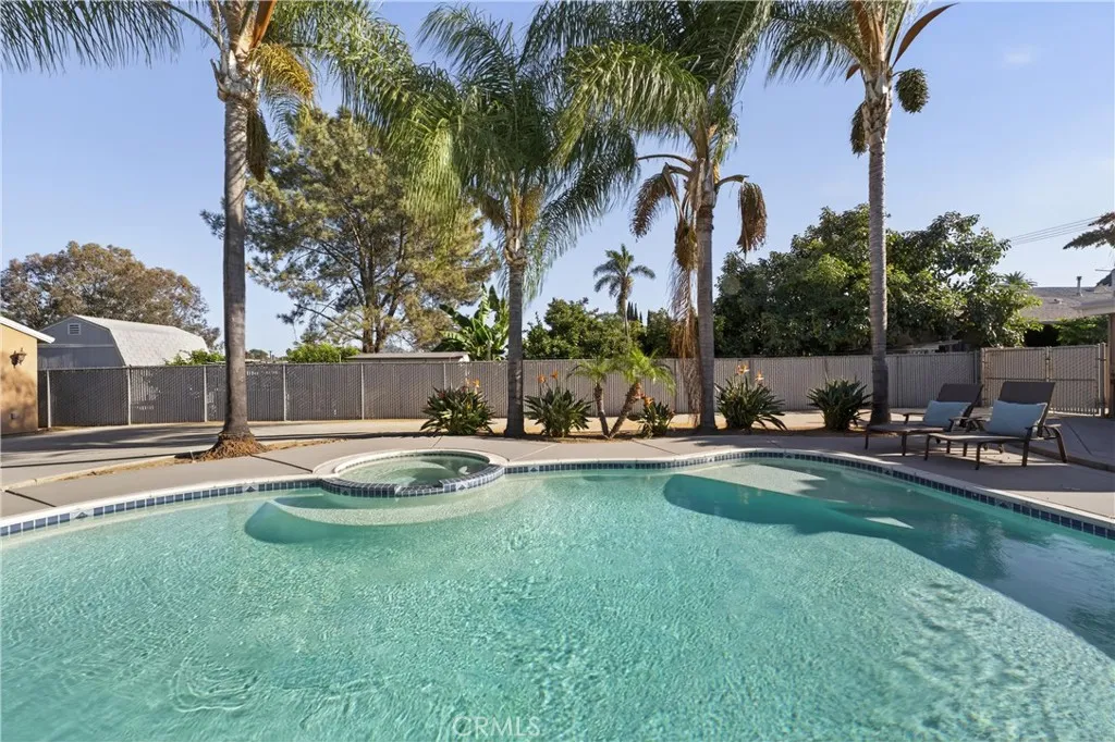https://cdn.realtyfeed.com/cdn/127/306566472/2796d856fd8f73b7d76df7af4b696b9d.webp