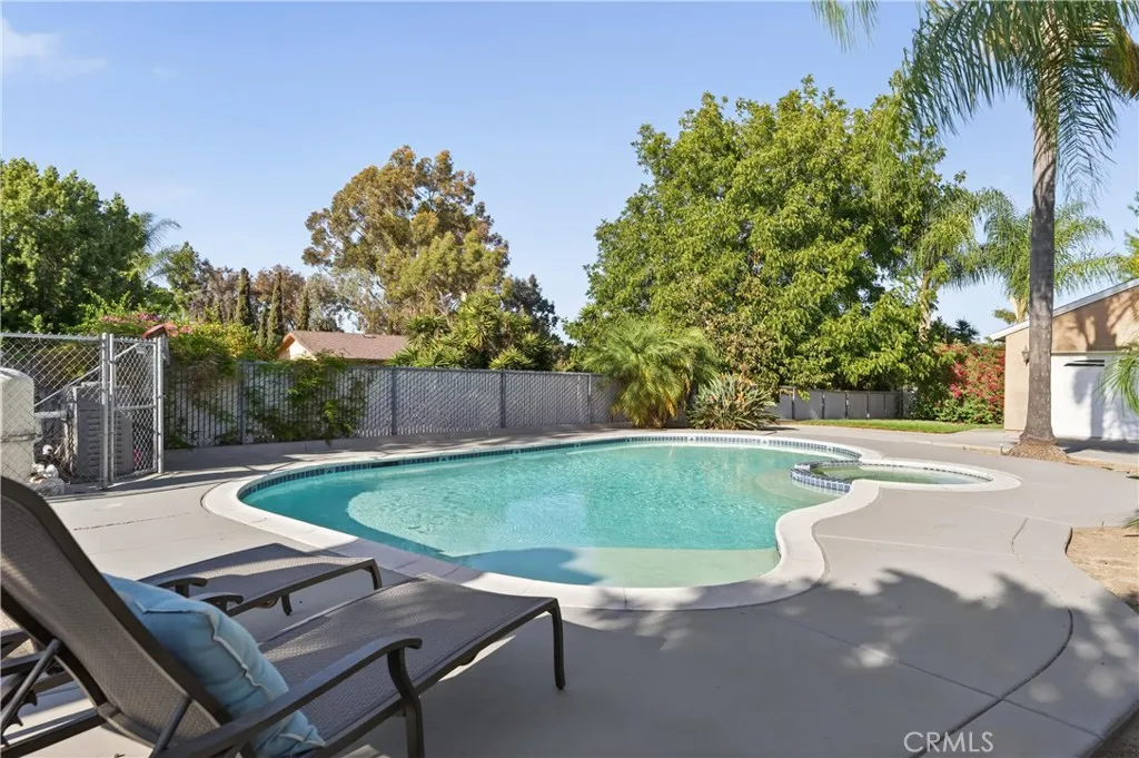 https://cdn.realtyfeed.com/cdn/127/306566472/44bafc6cf9c697a4ea0ad6f157e8aba7.webp