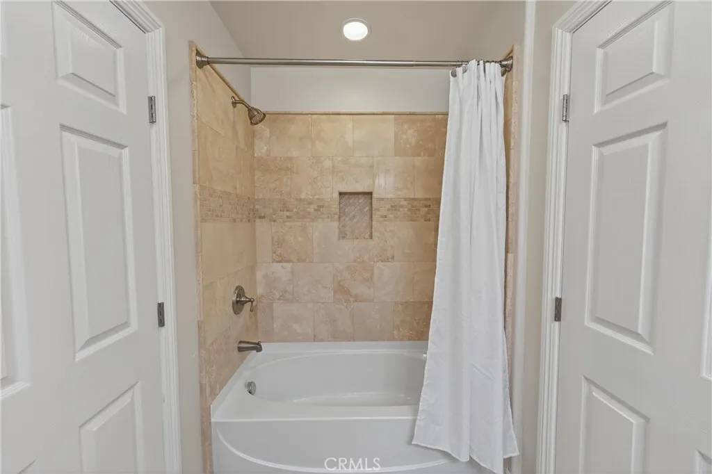 https://cdn.realtyfeed.com/cdn/127/306566472/7c5468f4dda77b681e5bea1231a78368.webp