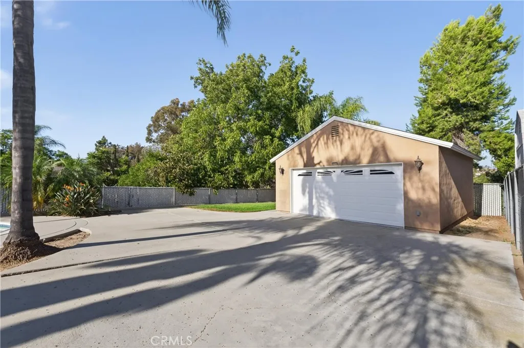 https://cdn.realtyfeed.com/cdn/127/306566472/fa4e3fa49b8d71f3c36c52370a4d58f3.webp