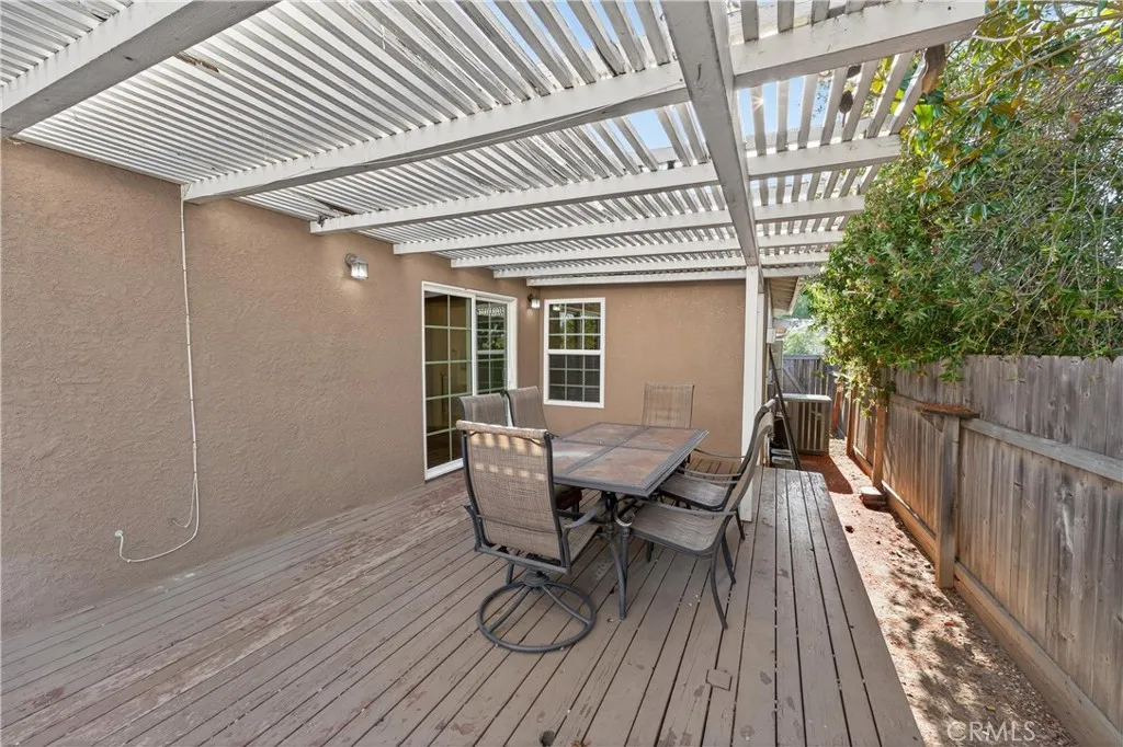 https://cdn.realtyfeed.com/cdn/127/306566472/fc4fb698ea8a962d1c32c28bfbfa63b8.webp