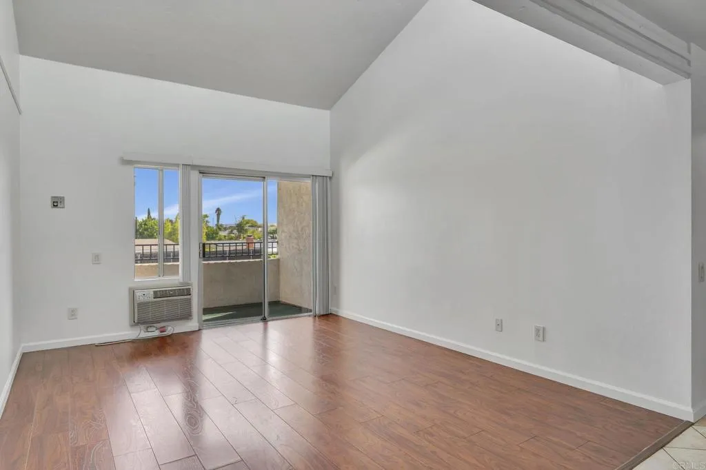 Photo #5: PTP2507831 Listing 