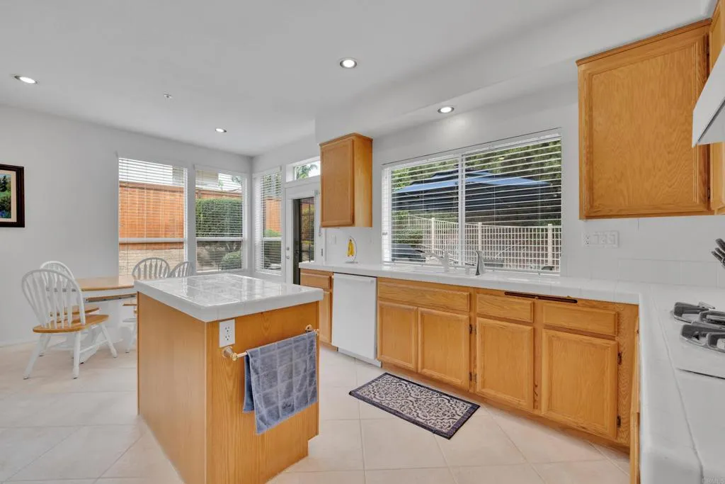 https://cdn.realtyfeed.com/cdn/127/306566494/7146a93db1790d28d3fbcf2fd92d70c4.webp