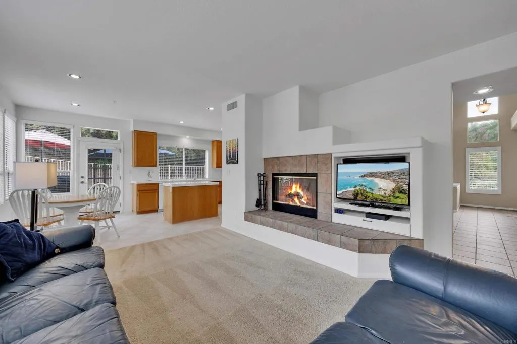 https://cdn.realtyfeed.com/cdn/127/306566494/7ddb9e7b6e556aec5e5010c6ad1cad62.webp