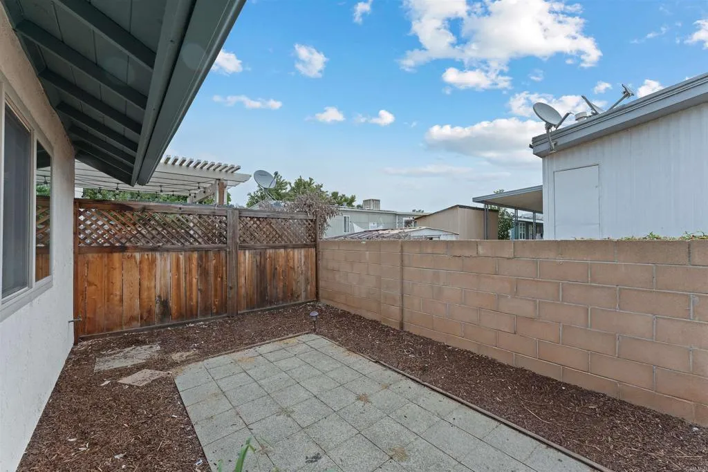 https://cdn.realtyfeed.com/cdn/127/306566506/02239fb52e9f115ad2f37156ccd427c7.webp