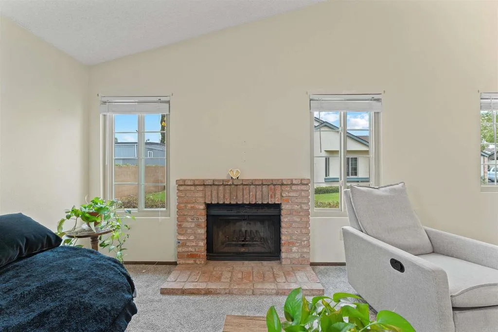 https://cdn.realtyfeed.com/cdn/127/306566506/941b47e0c4af17c887697dc6a692953c.webp