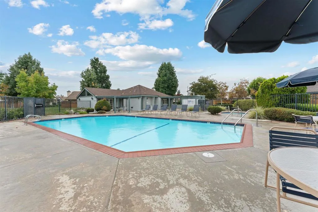 https://cdn.realtyfeed.com/cdn/127/306566506/a9a88d9310537d1d0dffd1ad9126193b.webp