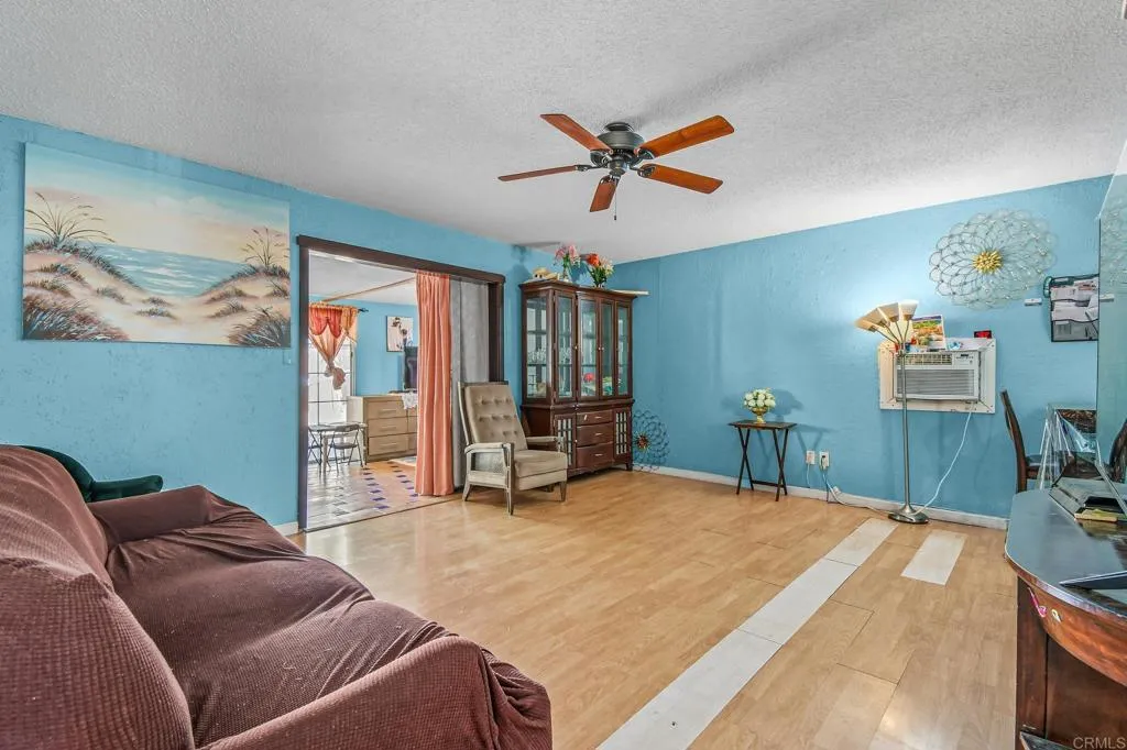 https://cdn.realtyfeed.com/cdn/127/306566509/3f93bc4b9b0b3ade4453ba201dbda98f.webp